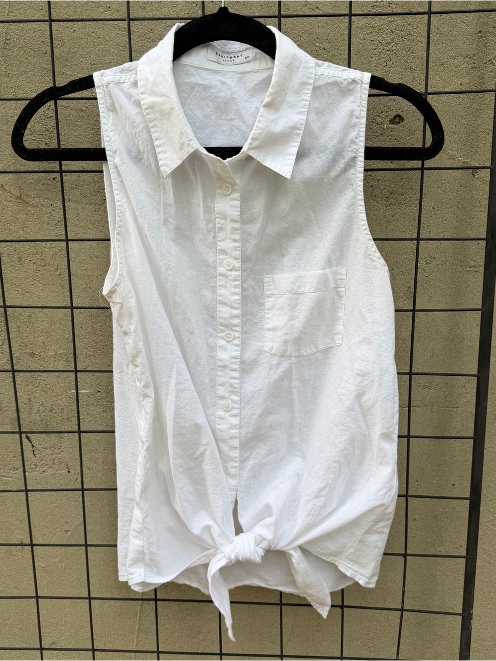 Equipment White Sleeveless Tie-Front Button Down Shirt